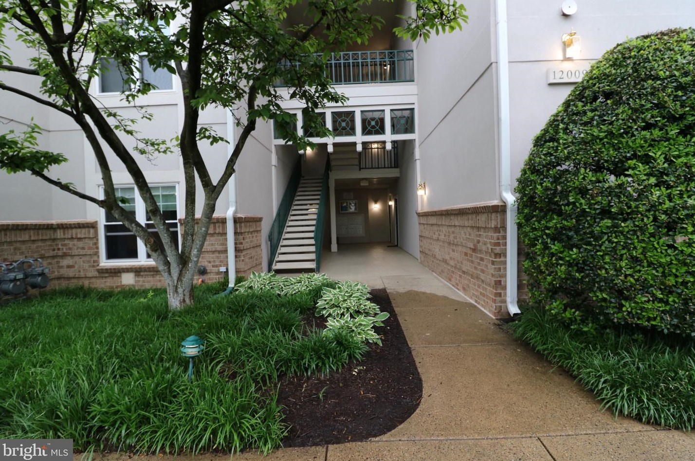 12009 Taliesin Pl Apt 12, Herndon, VA 20190