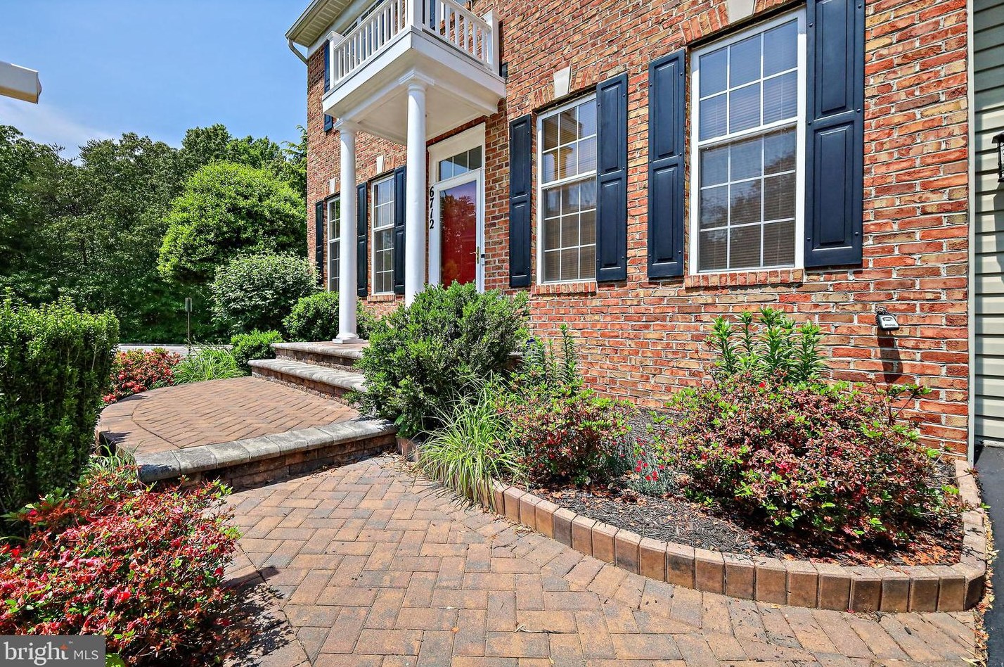 6712 Hanson Ln, Lorton, VA 22079