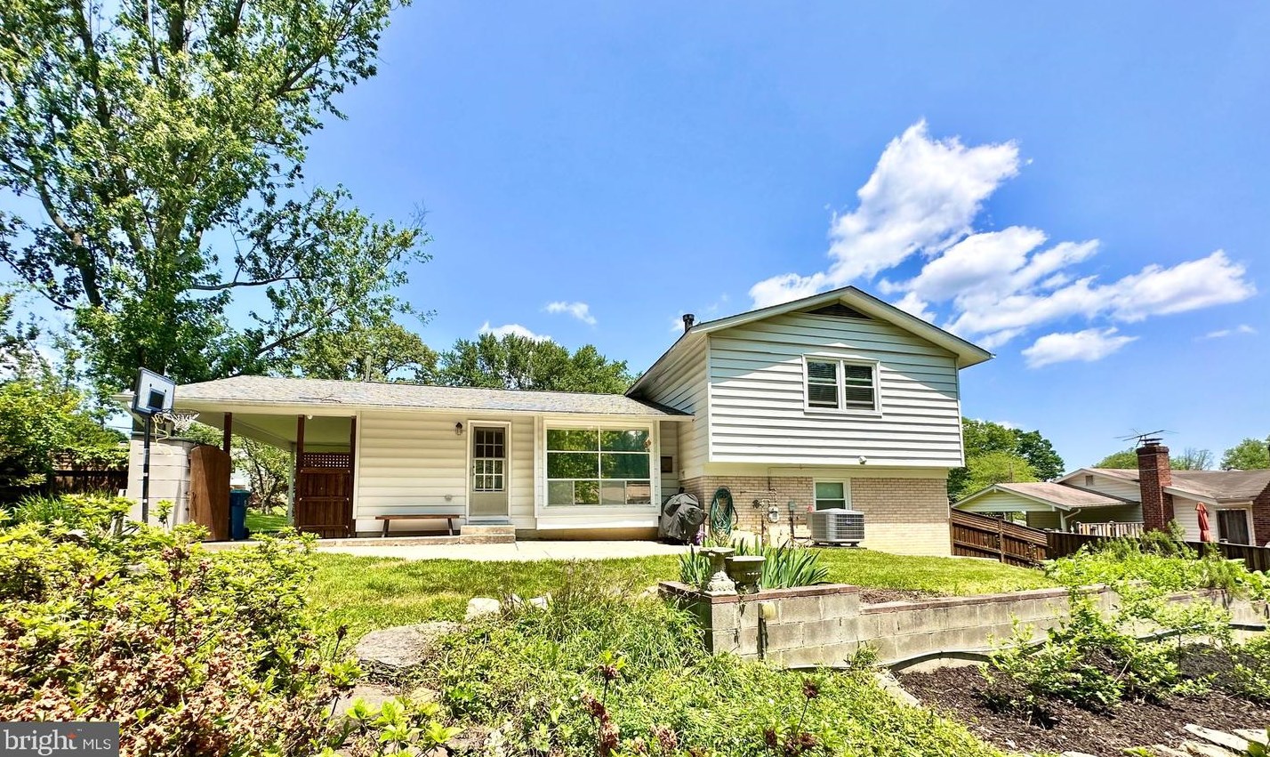 8211 Blairton Rd, Springfield, VA 22152