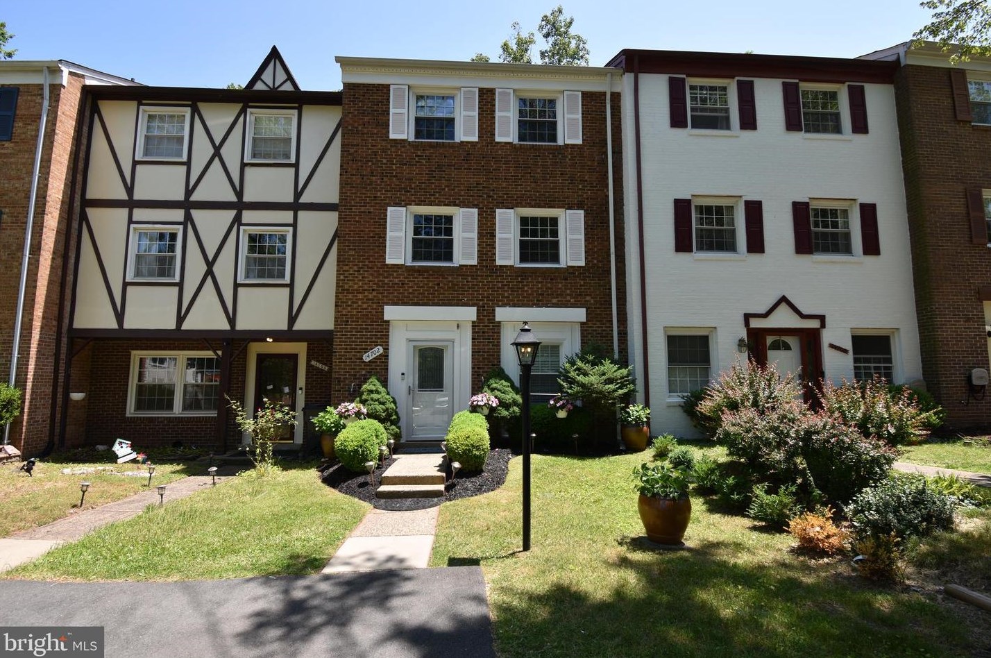 14702 Cardigan Sq, Centreville, VA 20120-1819