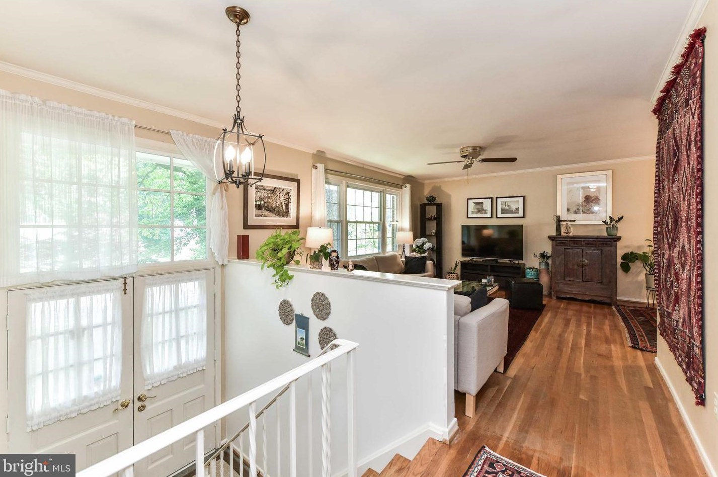 8707 Higdon Dr, Vienna, VA 22182
