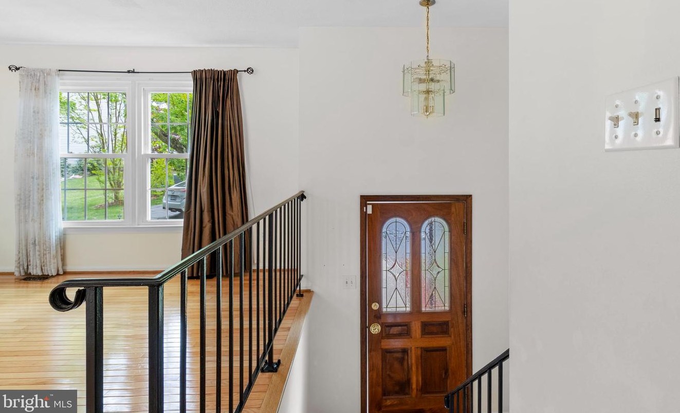 7700 Newington Forest Ave, Springfield, VA 22153
