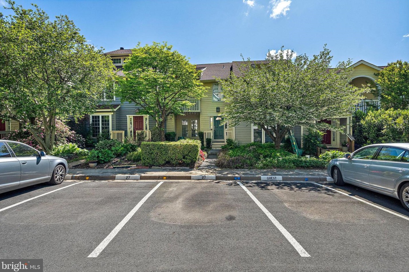 11127 Lake Chapel Ln, Herndon, VA 20191