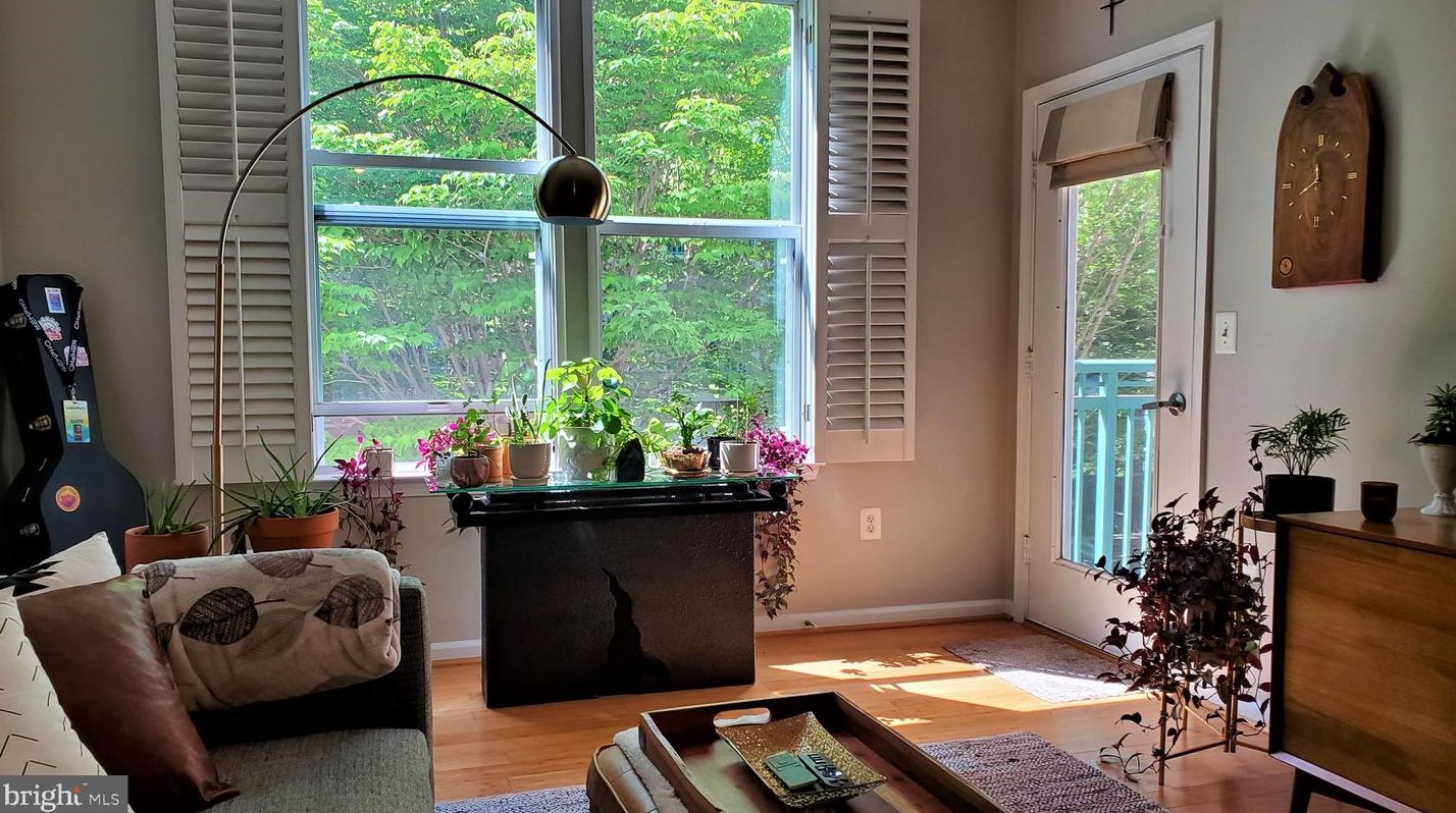 12000 Market St #264, Herndon, VA 20190