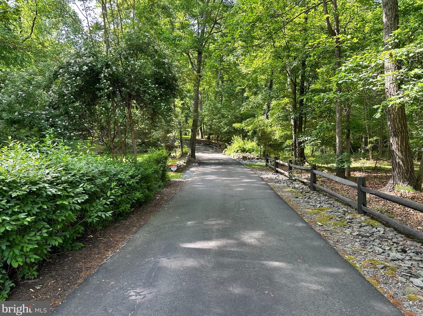 12311 Popes Head Rd, Fairfax, VA 22030-6409