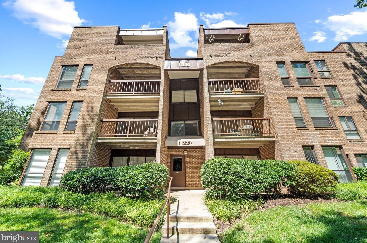 11220 Chestnut Grove Square #124, Herndon, VA 20190