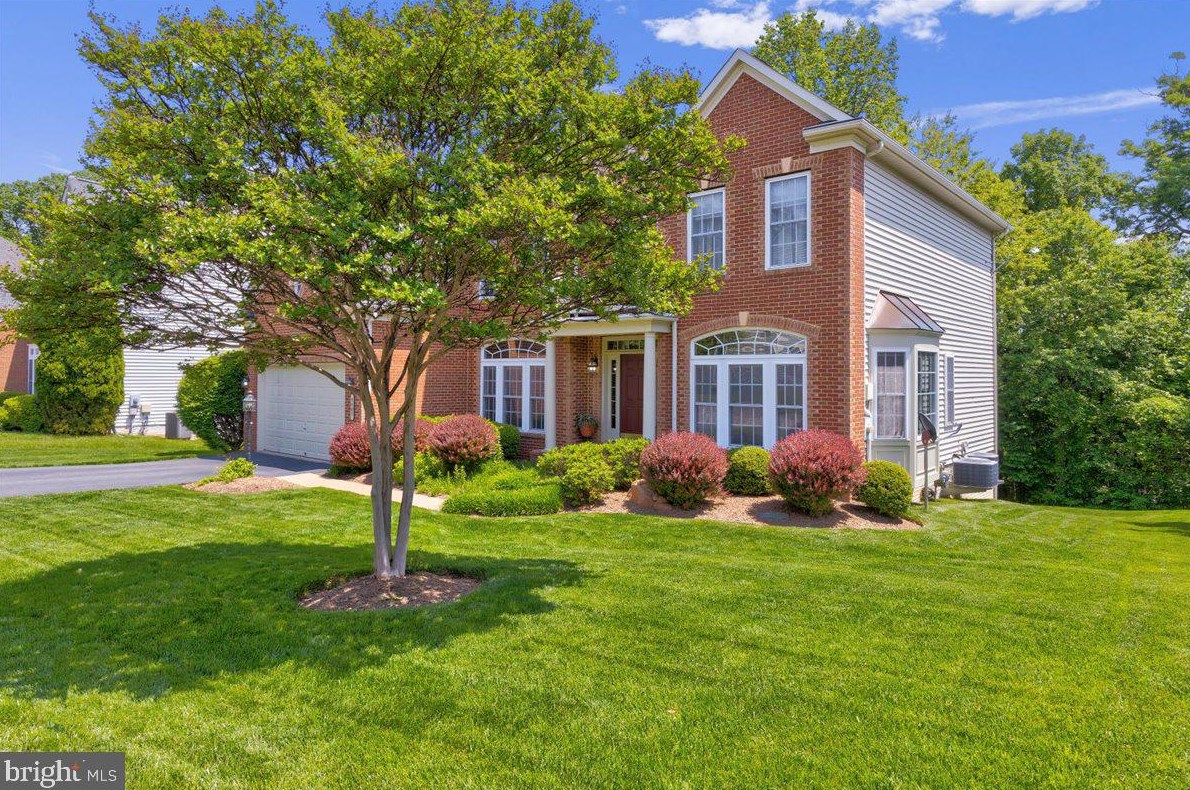 5087 Twinbrook Run Dr, Fairfax, VA 22032-2541