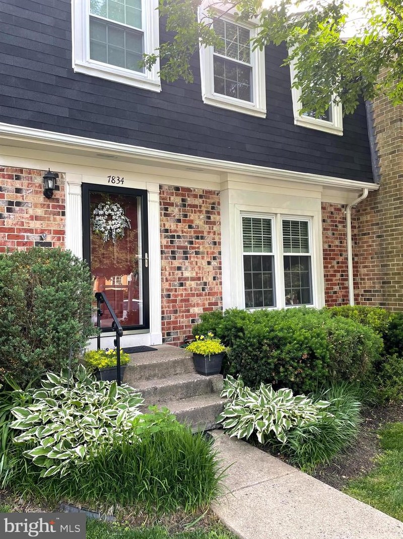 7834 Butterfield Ln, Annandale, VA 22003