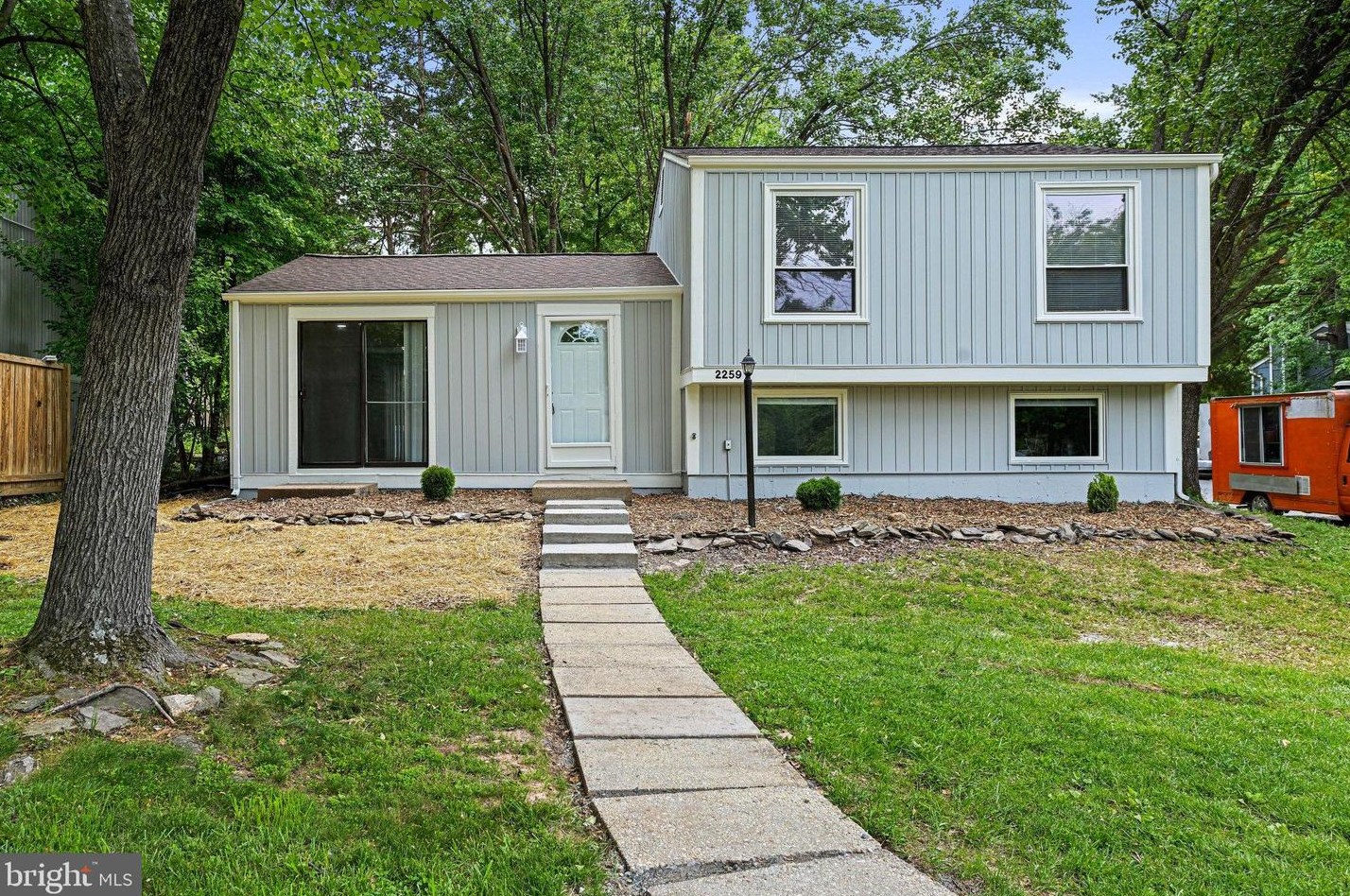 2259 Cocquina Dr, Herndon, VA 20191