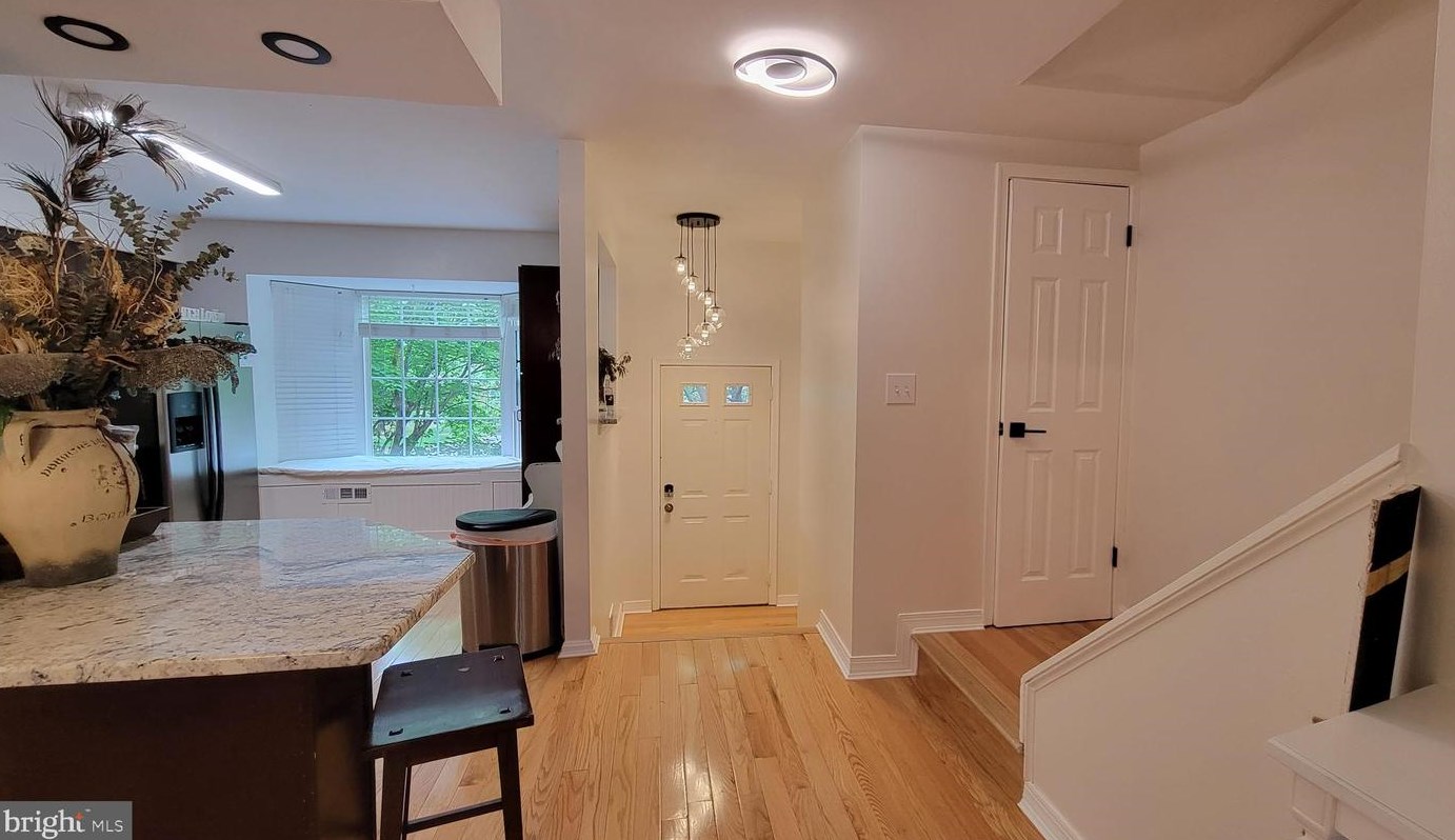 6178 Forest Creek Ct, Springfield, VA 22152