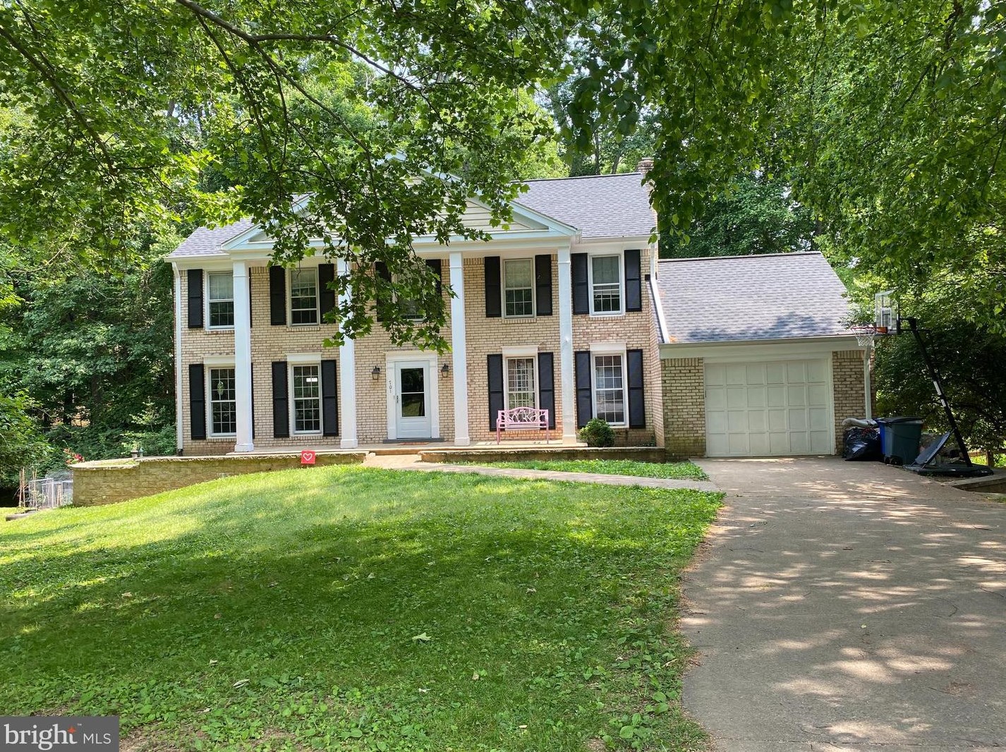 701 John Marshall Dr, Vienna, VA 22180-4168
