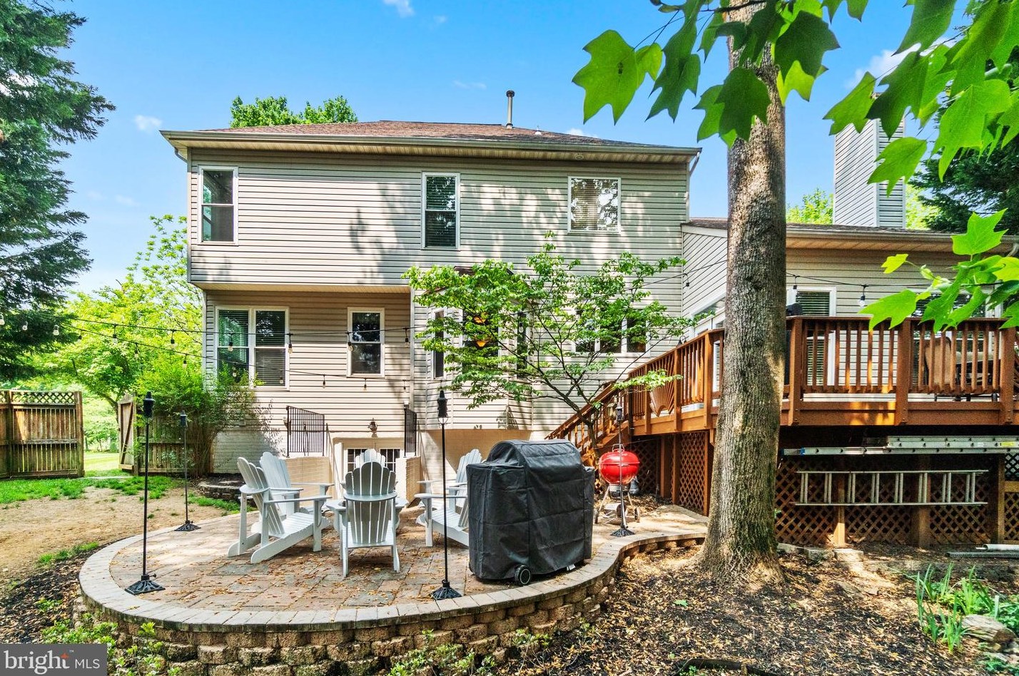 13125 Peach Leaf Pl, Fairfax, VA 22030-8218