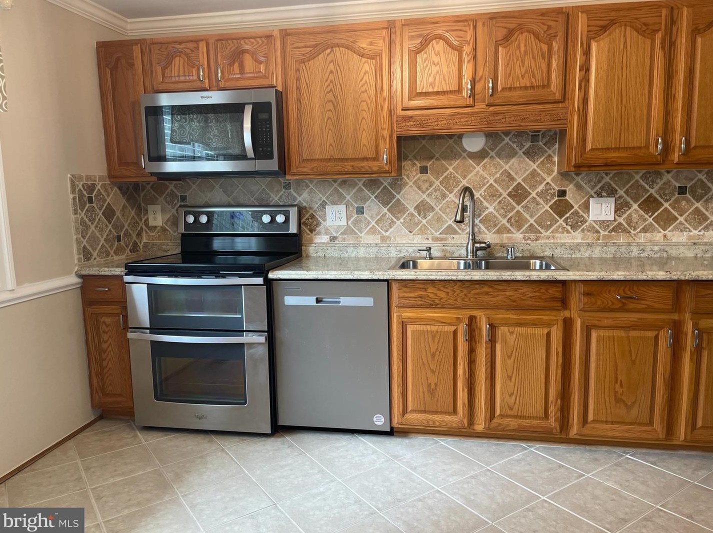 1101 Bicksler Dr, Herndon, VA 20170