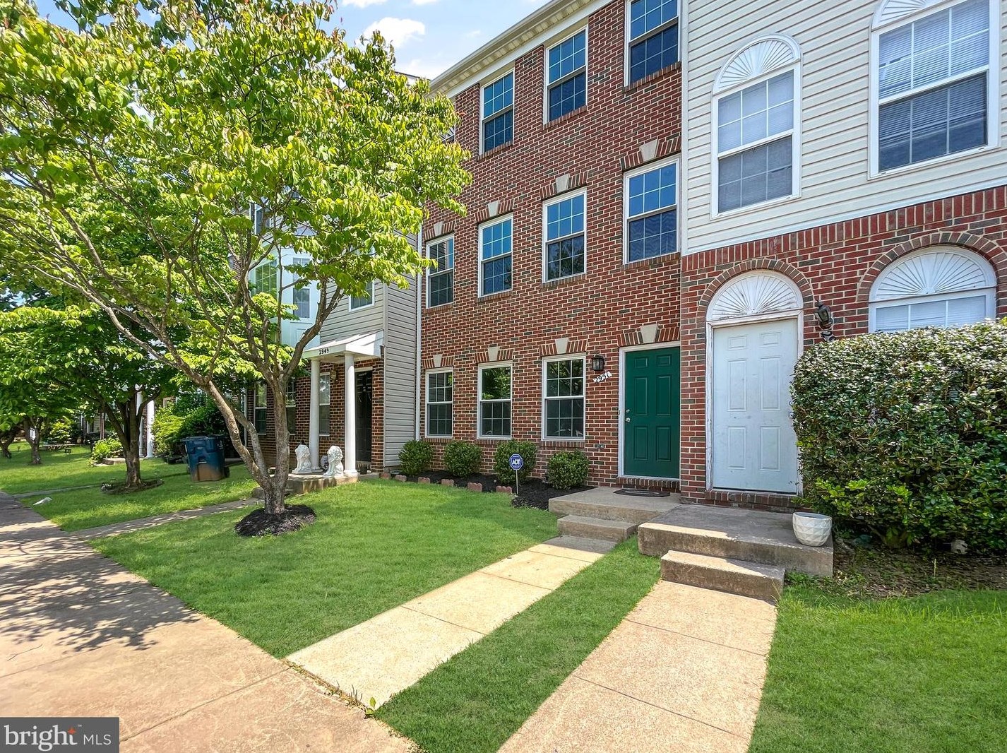 2951 Mainstone Dr, Fairfax, VA 22031-1450