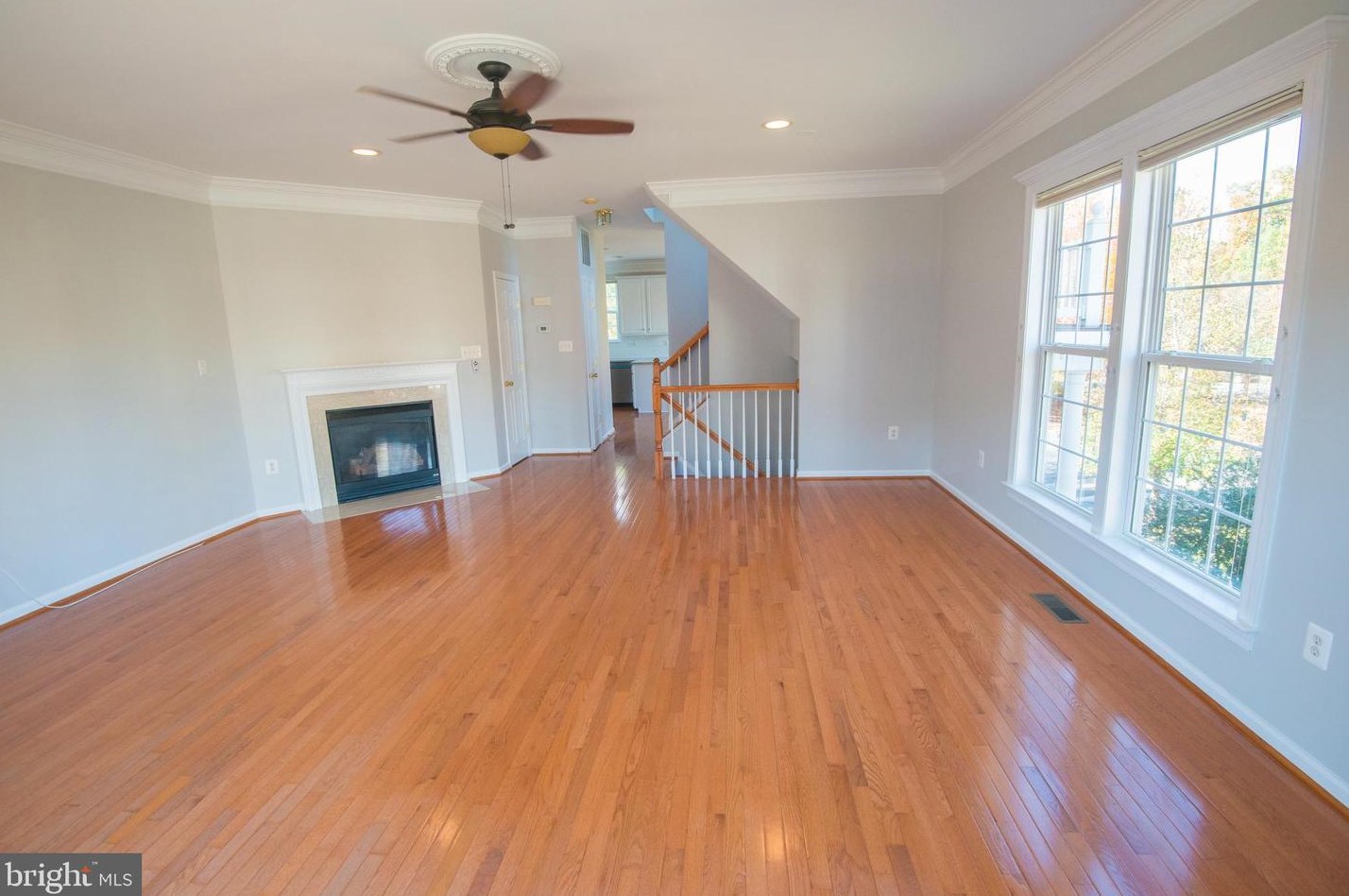 4090 River Forth Dr, Fairfax, VA 22030-8563