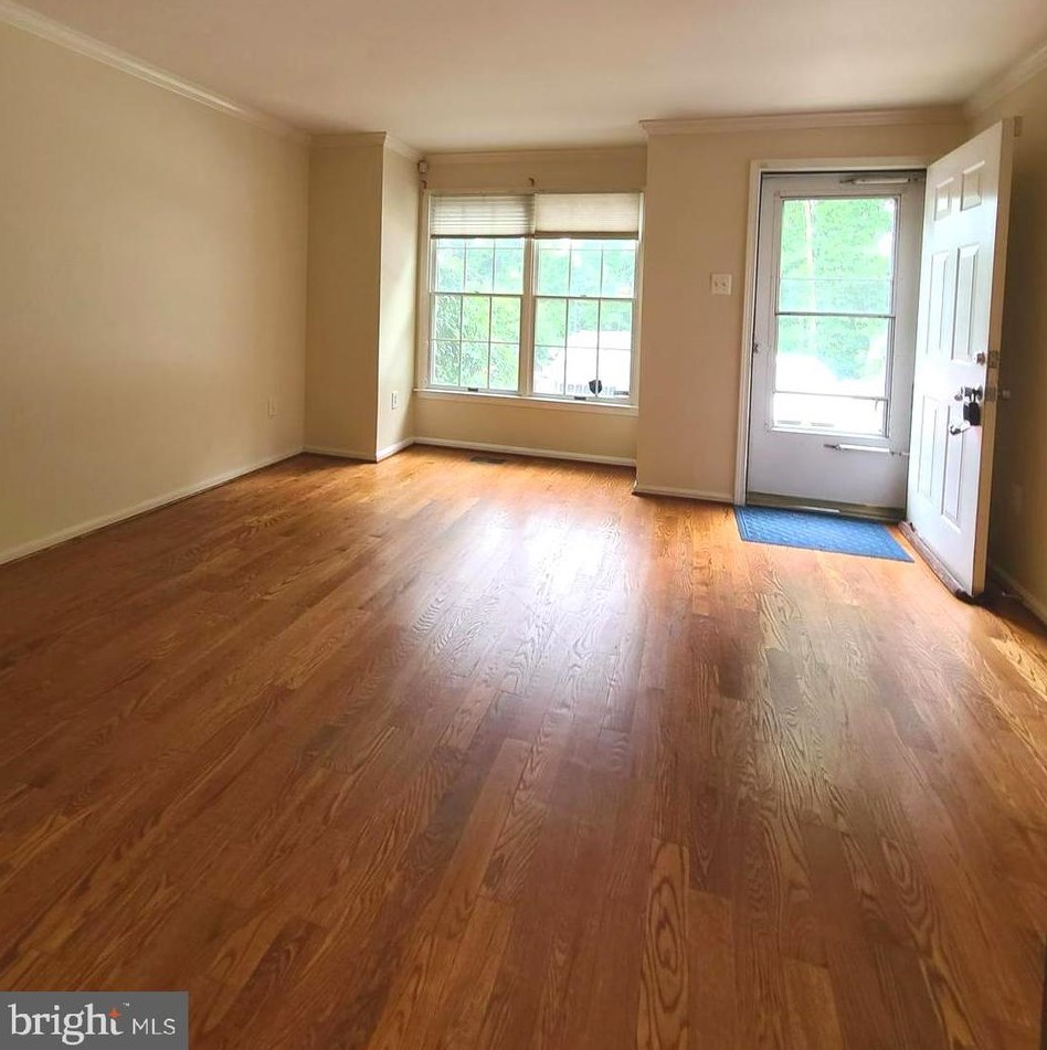 7614 Wood Mist Ln, Falls Church, VA 22043