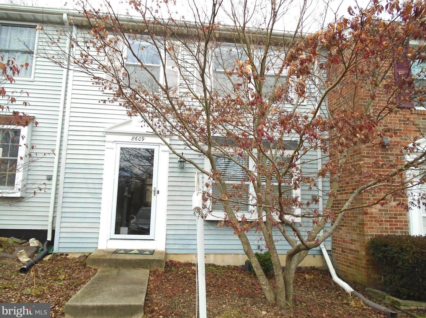 8609 Spring Creek Ct, Springfield, VA 22153