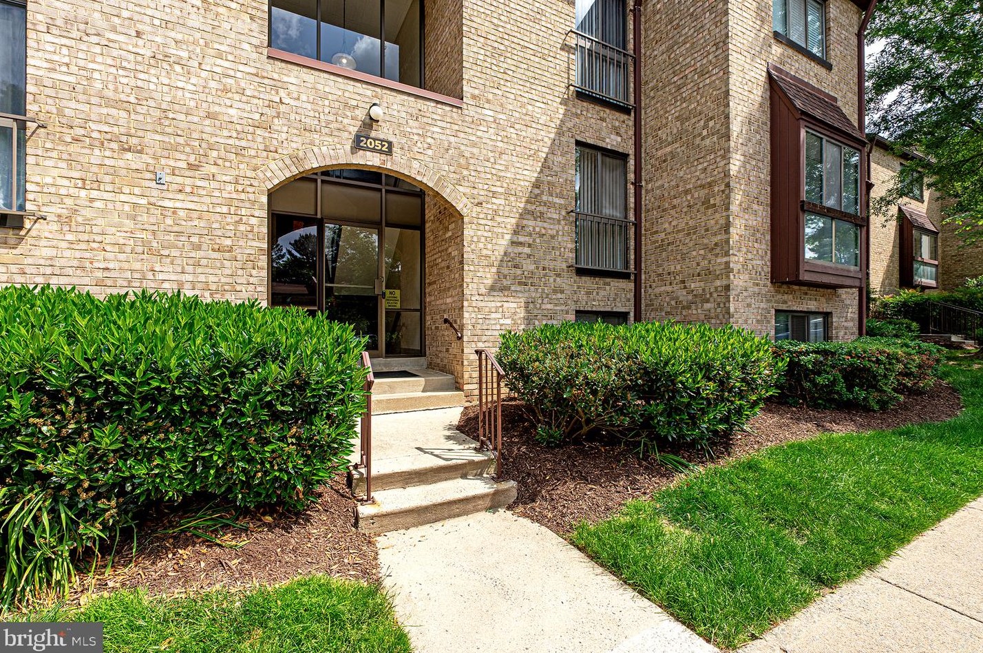 2052 Royal Fern Ct #23, Herndon, VA