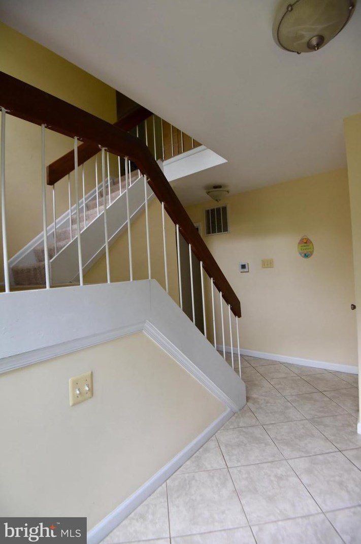 8803 Rucker Ct, Annandale, VA 22003