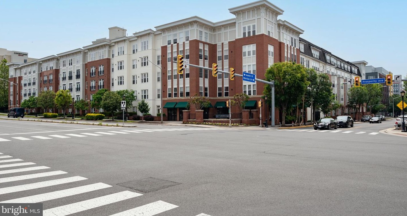2655 Prosperity Ave #121, Fairfax, VA 22031