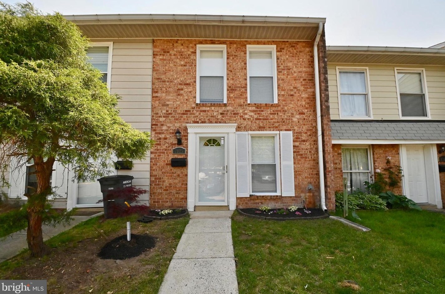 2125 Ferguson Pl, Herndon, VA 20170