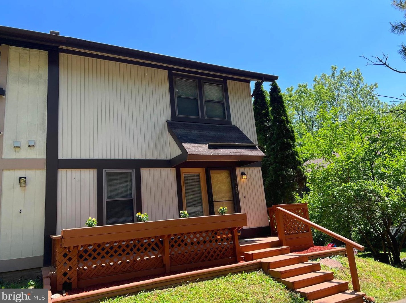 9725 Ashbourn Dr, Springfield, VA 22015