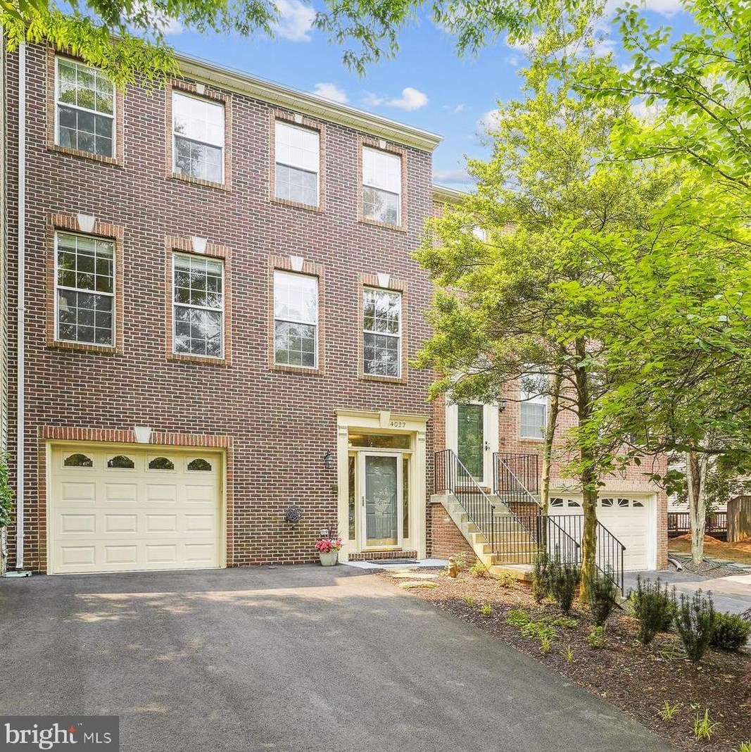4022 Rosemeade Dr, Fairfax, VA 22033-2872