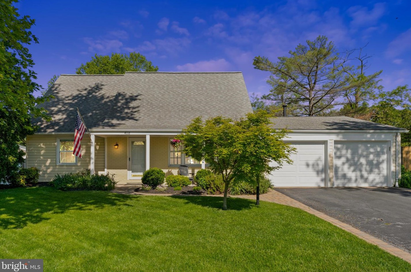 4118 Point Hollow Ln, Fairfax, VA 22033-3012