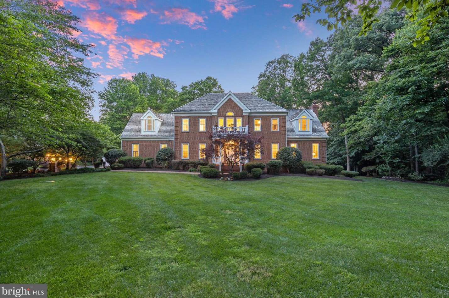 6334 Karmich St, Fairfax, VA 22039-1621