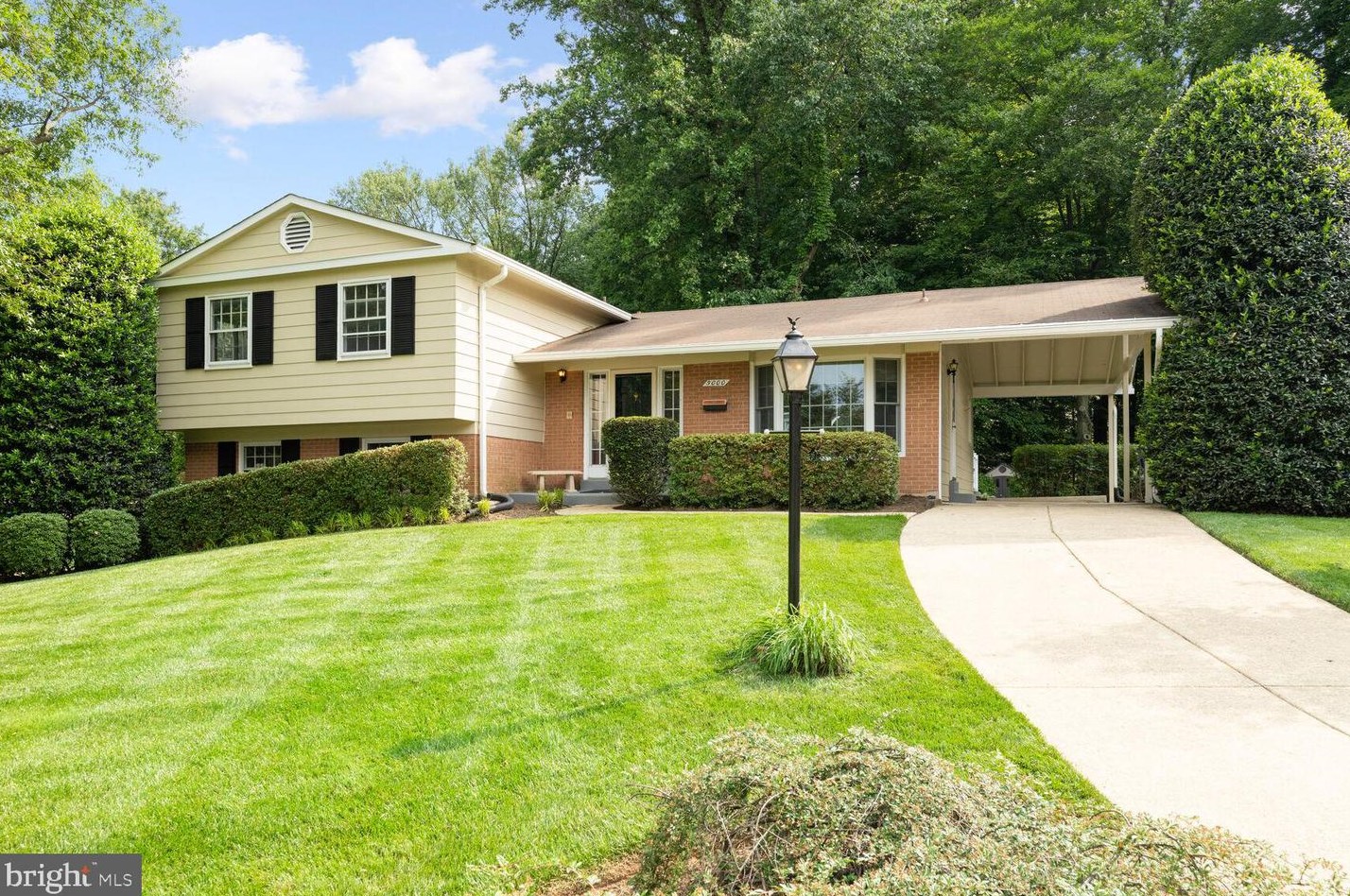 5000 Woodland Way, Annandale, VA 22003