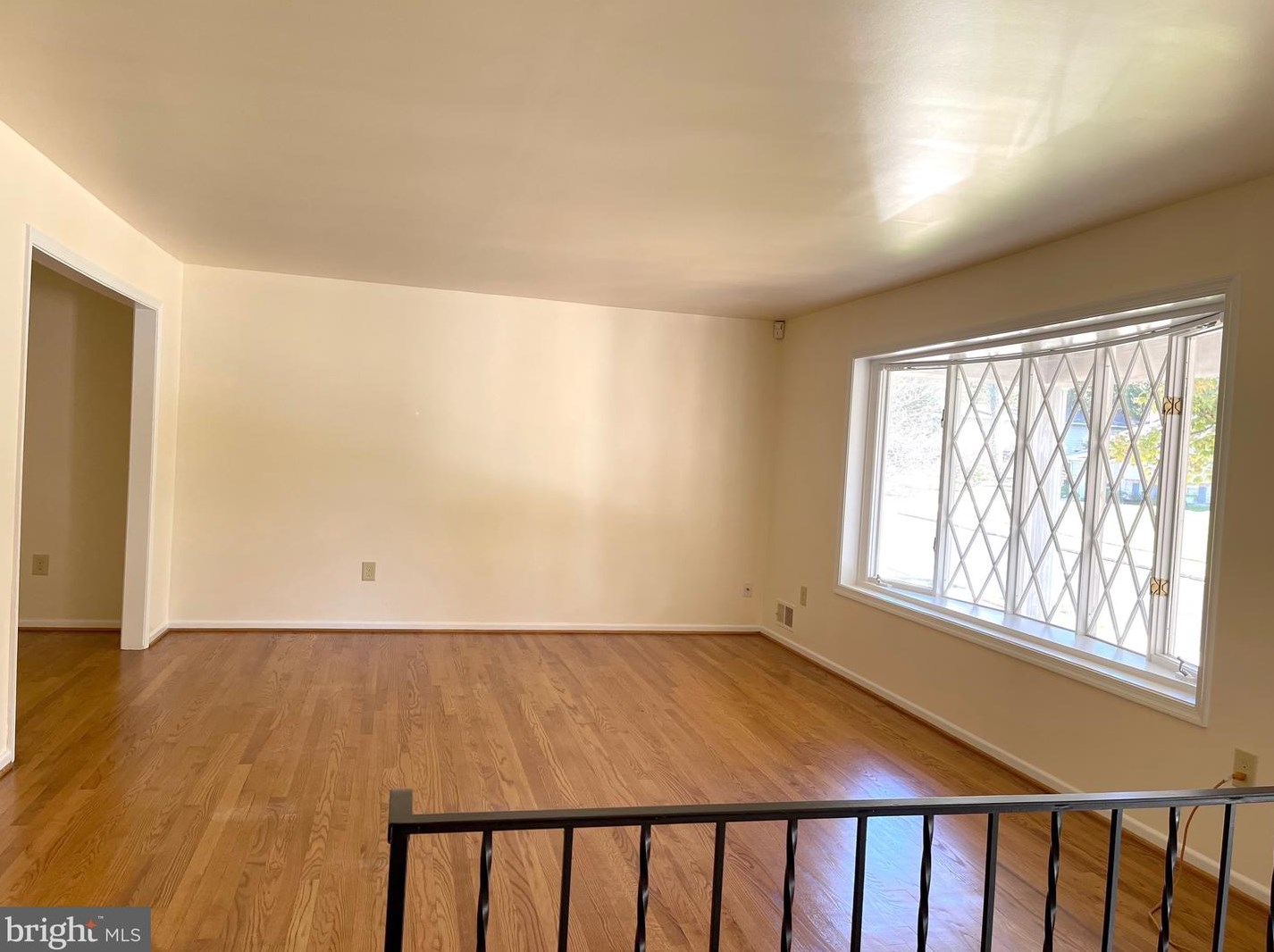 5009 Portsmouth Rd, Fairfax, VA 22032