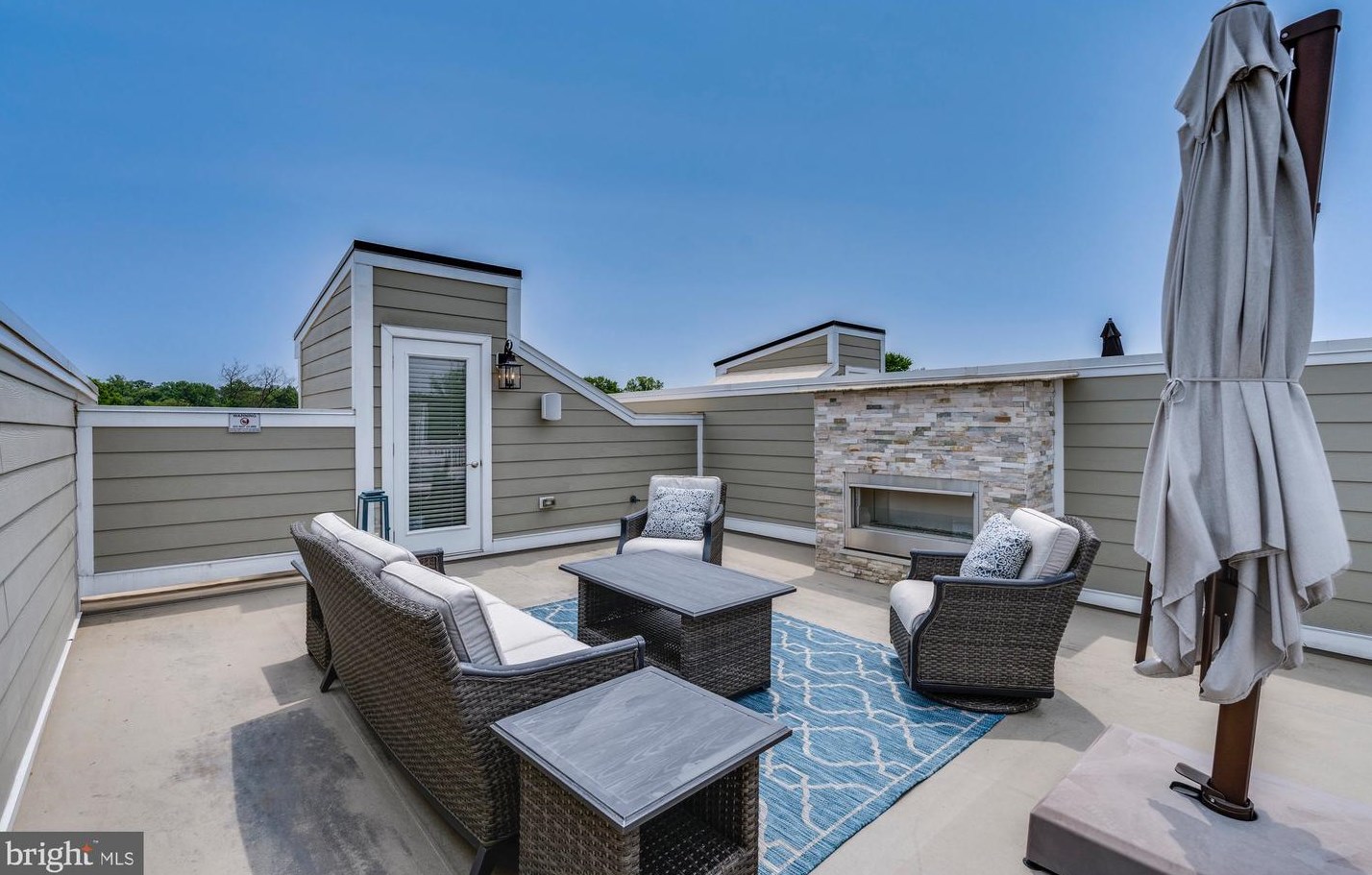 105 Locust St, Vienna, VA 22180-5708
