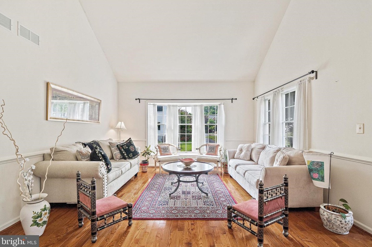 3723 Millpond Ct, Fairfax, VA 22033-5311