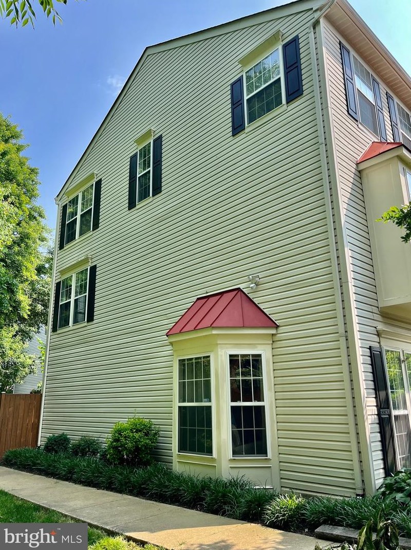 4320 Sutler Hill Sq, Fairfax, VA 22033-4256