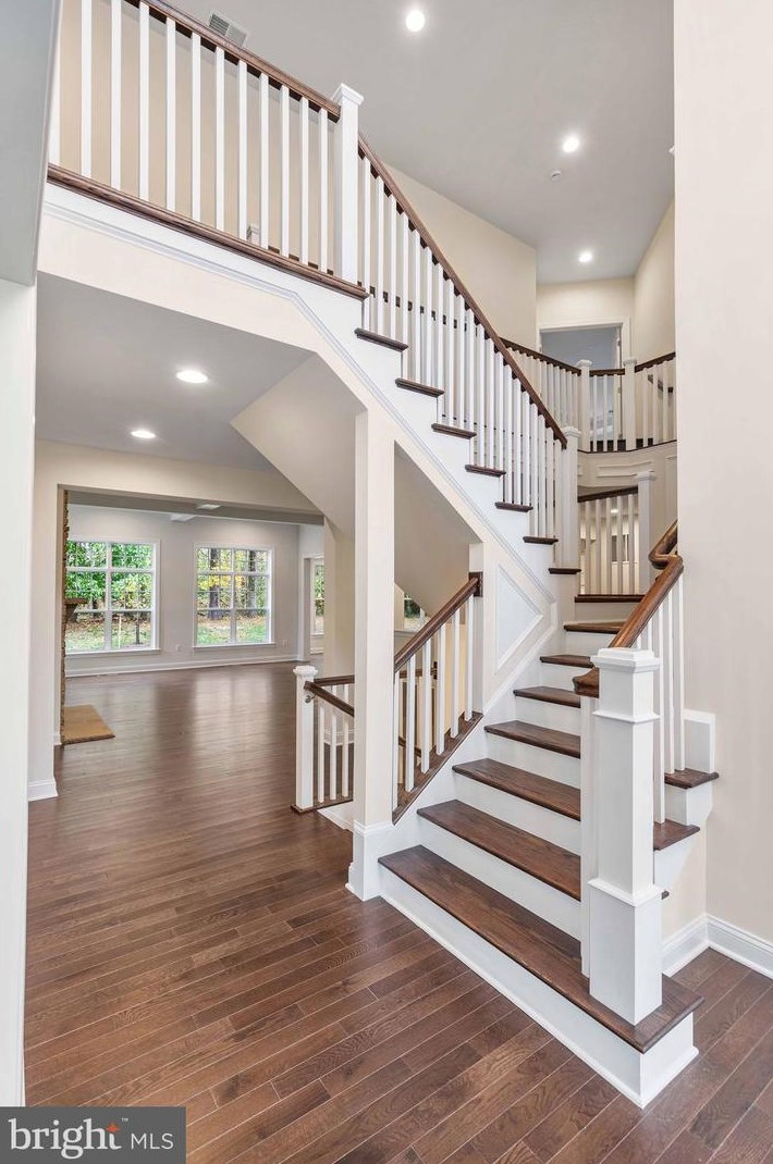 4719 Briggs Rd, Fairfax VA  22030-5704 exterior