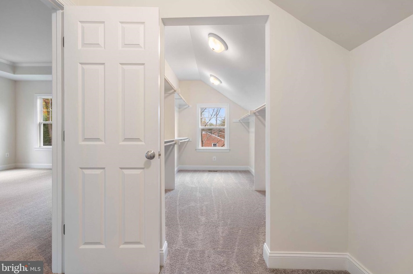 4719 Briggs Rd, Fairfax VA  22030-5704 exterior