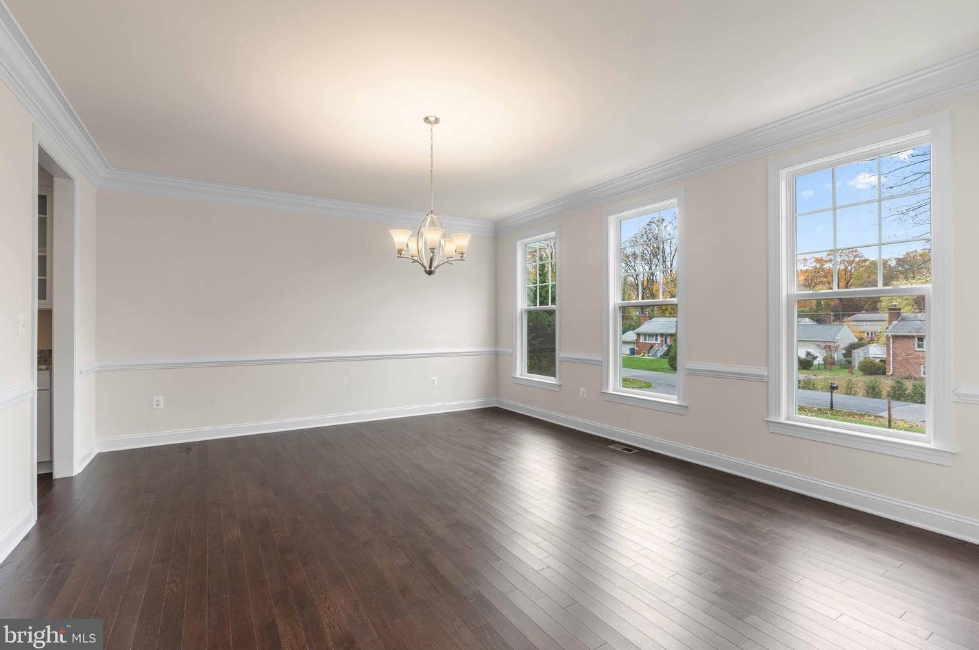 4719 Briggs Rd, Fairfax VA  22030-5704 exterior