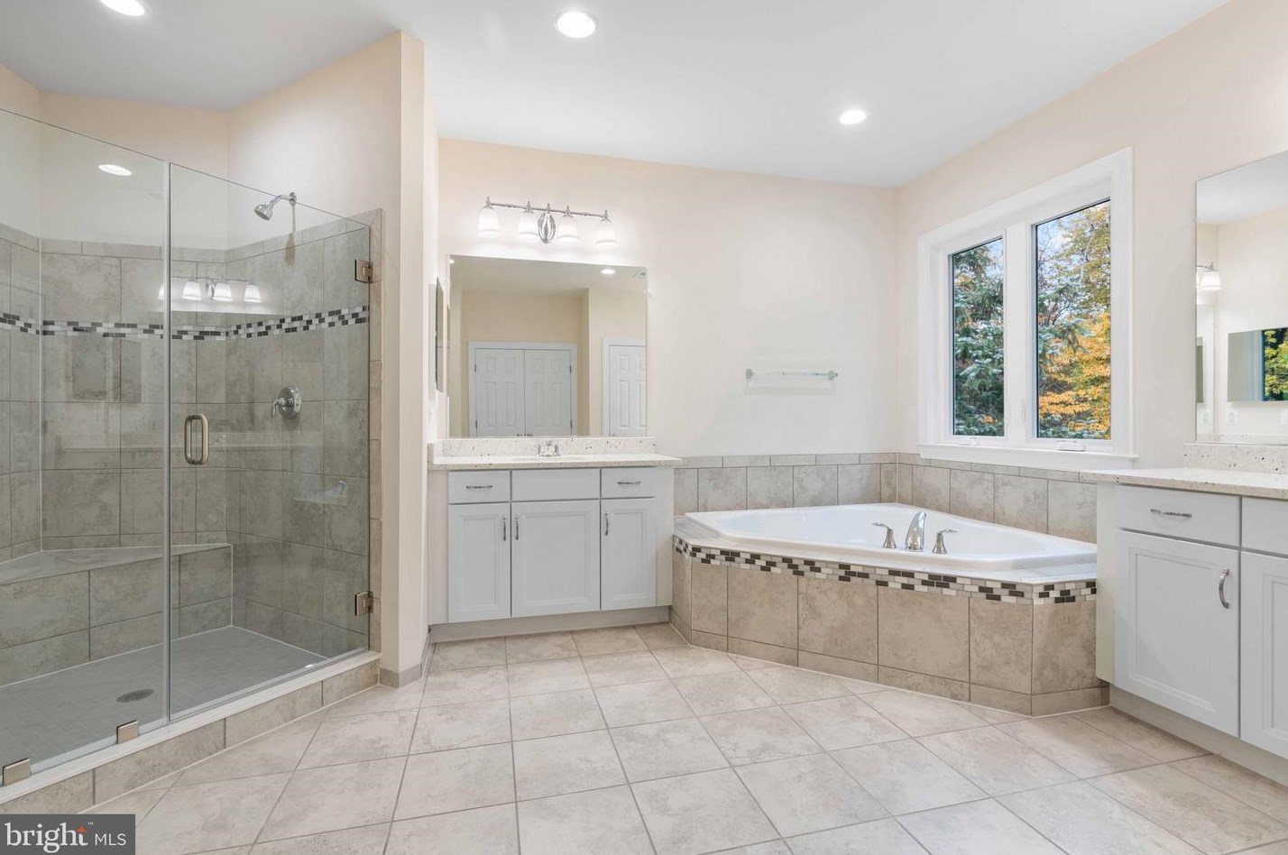 4719 Briggs Rd, Fairfax VA  22030-5704 exterior