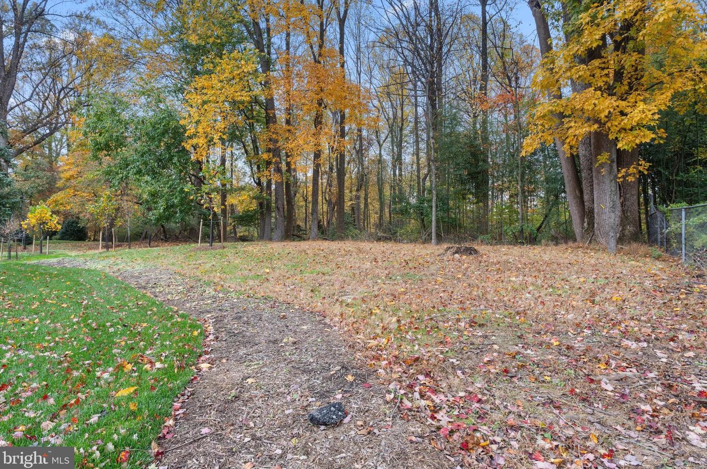 4719 Briggs Rd, Fairfax VA  22030-5704 exterior