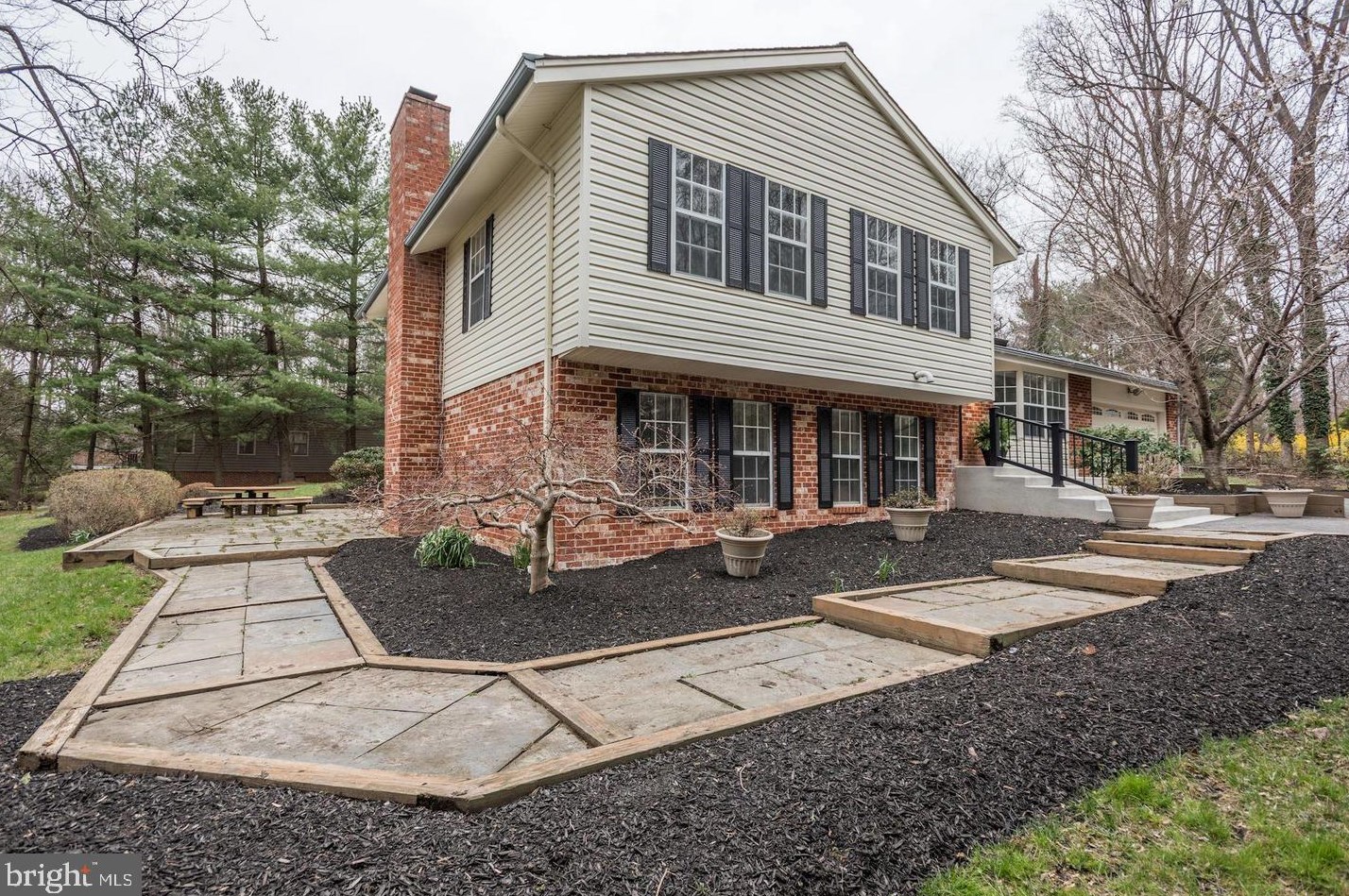 1112 Challedon Rd, Great Falls, VA 22066