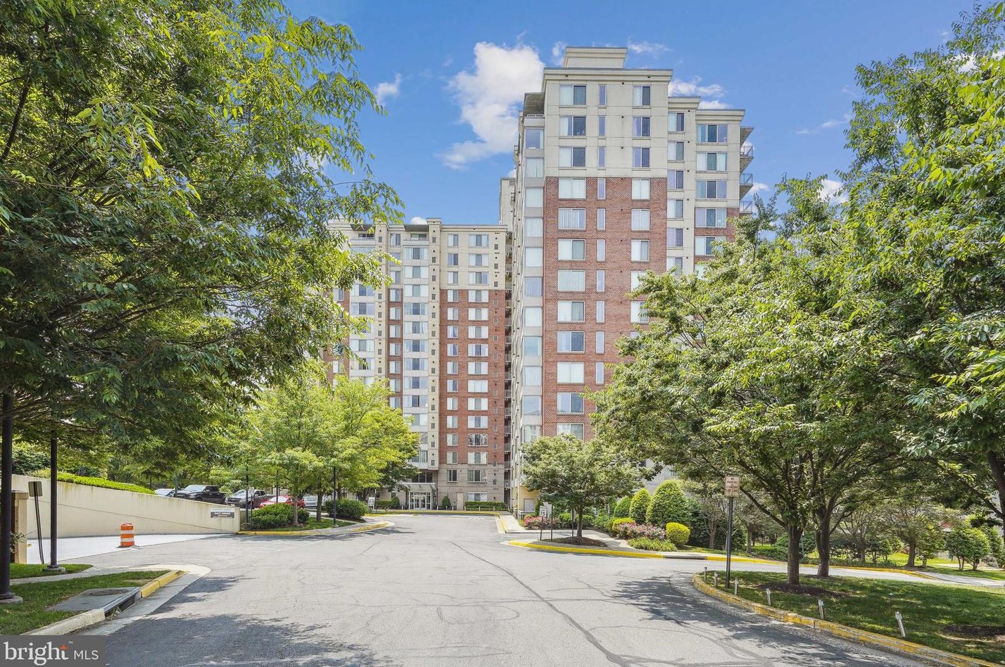 2726 Gallows Rd #717, Vienna, VA 22180