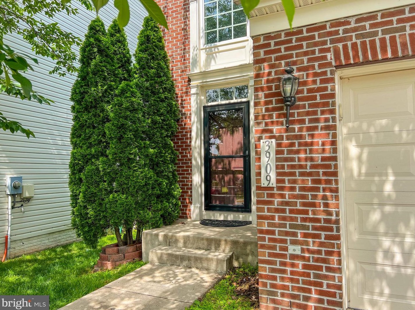 3909 Beeker Mill Pl, Fairfax, VA 20151