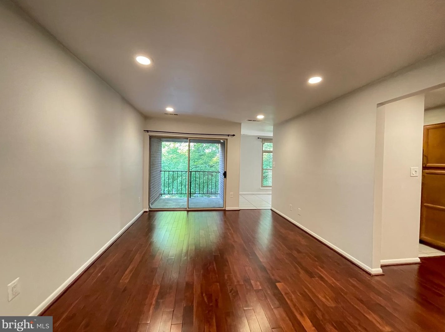 3314 Woodburn Village Dr #31, Annandale, VA 22003