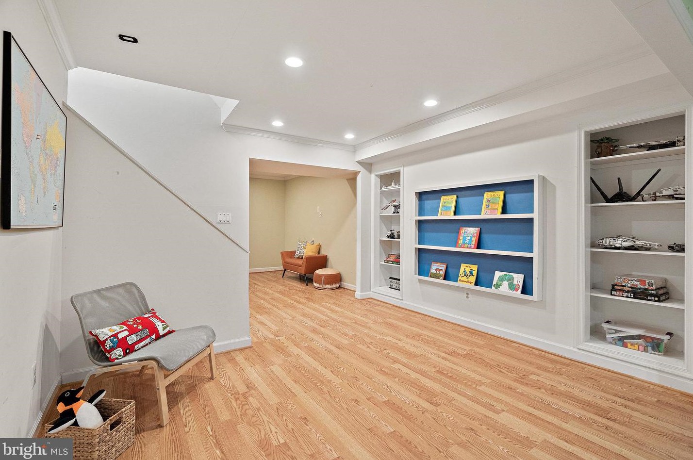 2098 Kedge Dr, Vienna VA 22181-3211 exterior