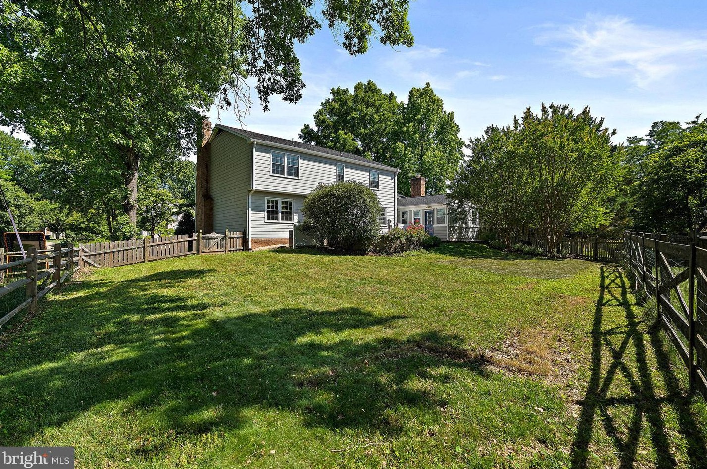 2098 Kedge Dr, Vienna VA 22181-3211 exterior