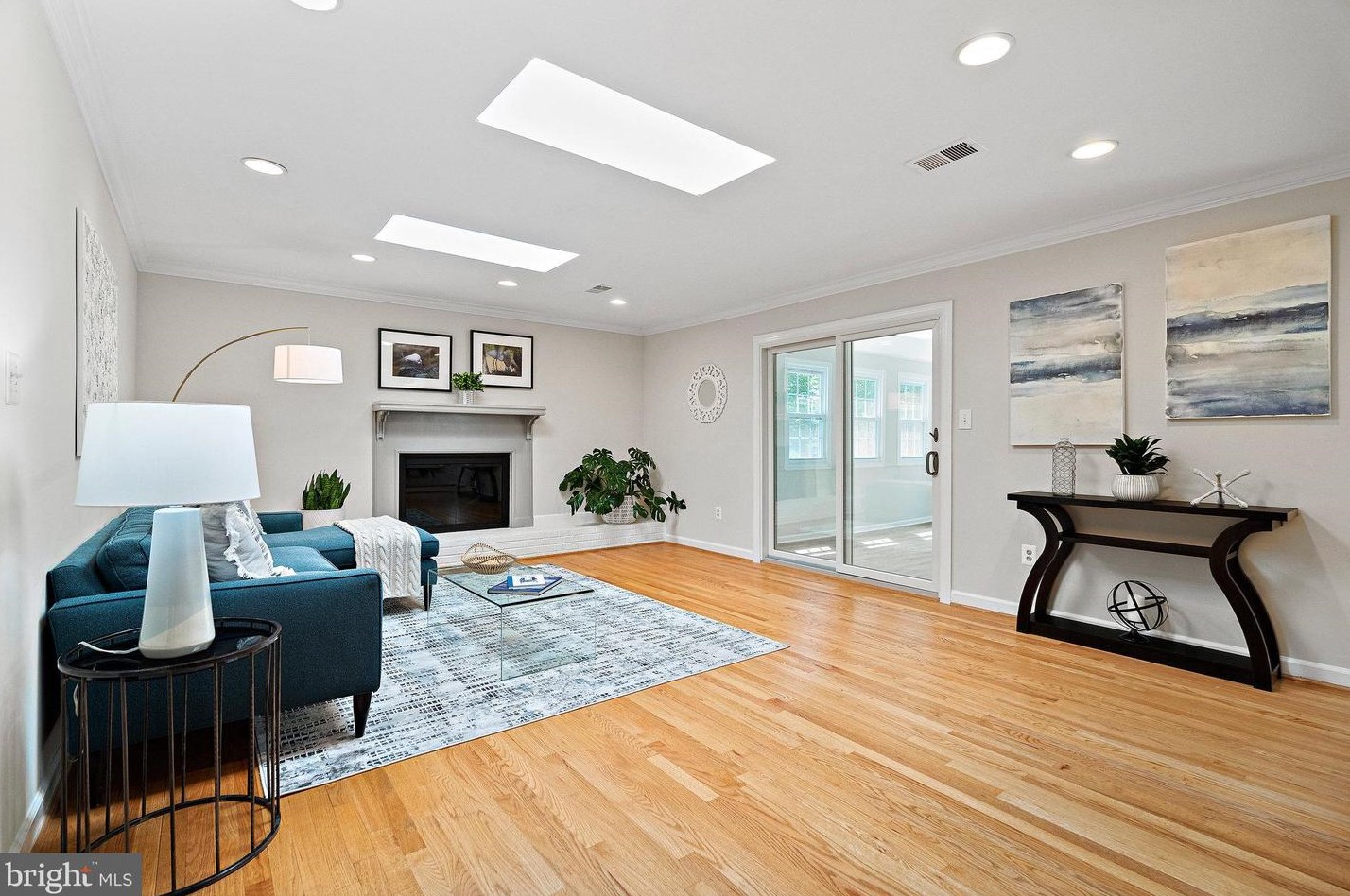 2098 Kedge Dr, Vienna VA 22181-3211 exterior