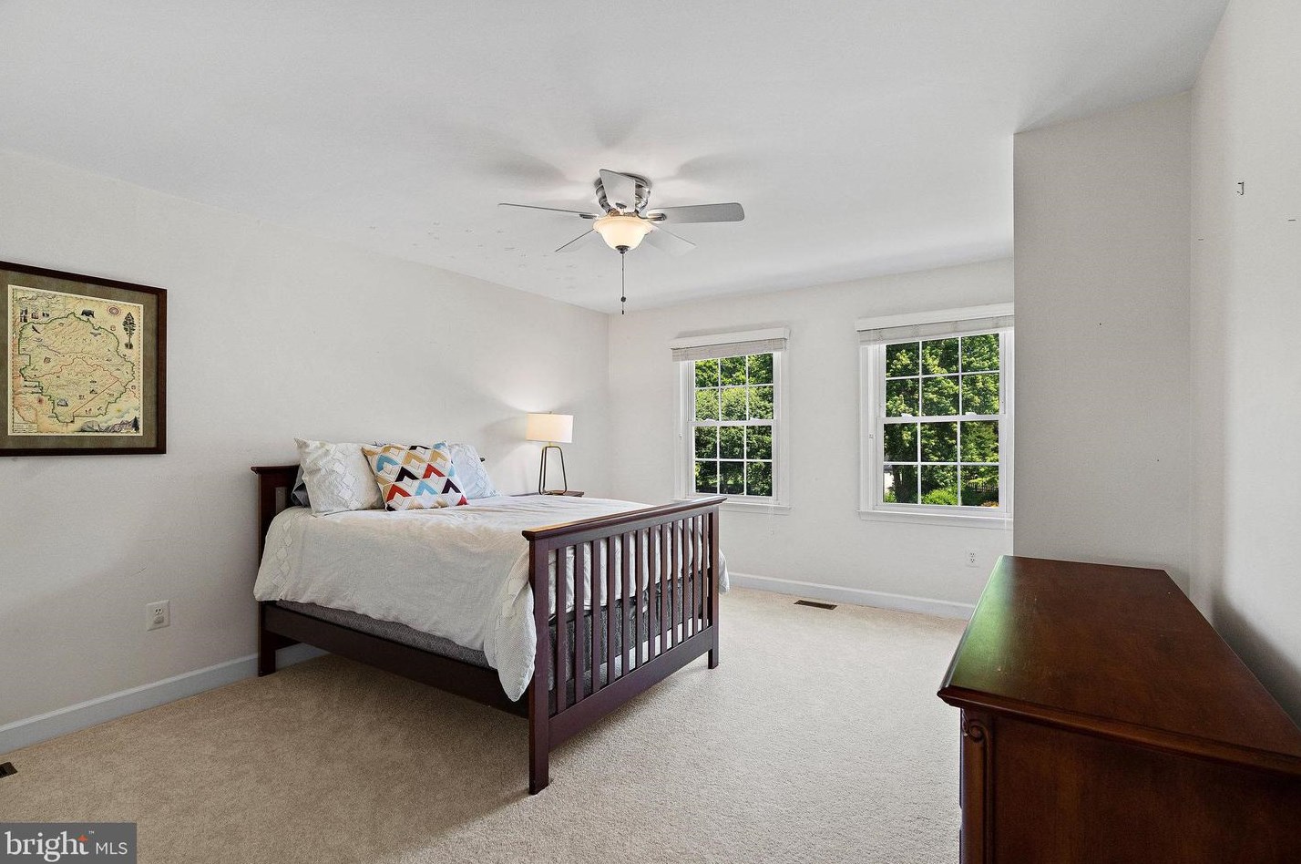 2098 Kedge Dr, Vienna VA 22181-3211 exterior