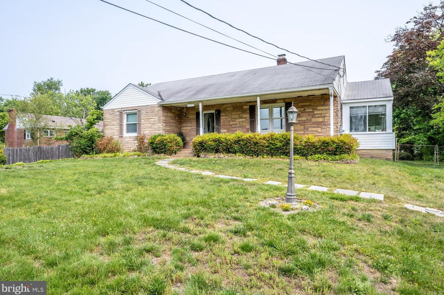 6620 Cardinal Ln, Annandale, VA 22003-6211