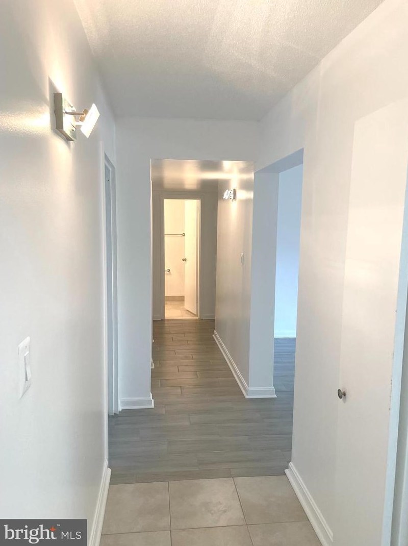 2253 Castle Rock Sq Apt 11c, Herndon, VA