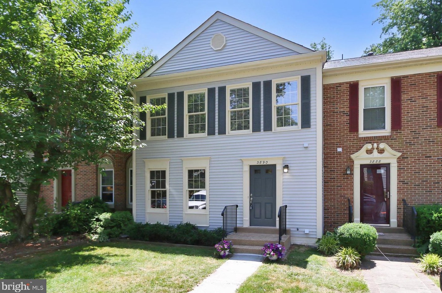 3890 Mohr Oak Ct, Fairfax, VA 22033-2483
